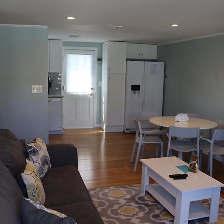 Seaside Serenity, Just A Block /0.1 Mile Away From The Beach Yarmouth Port Exterior foto