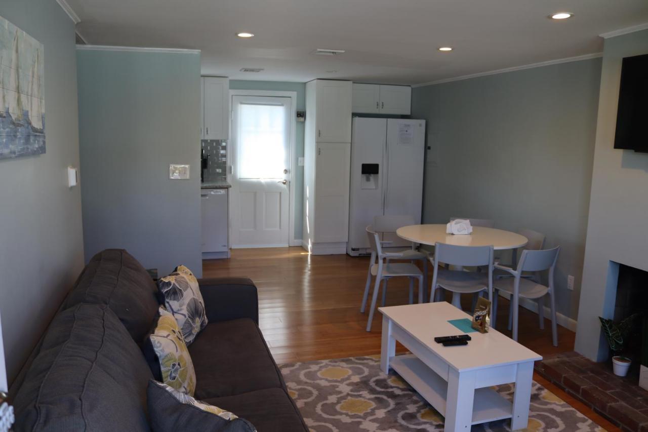 Seaside Serenity, Just A Block /0.1 Mile Away From The Beach Yarmouth Port Exterior foto
