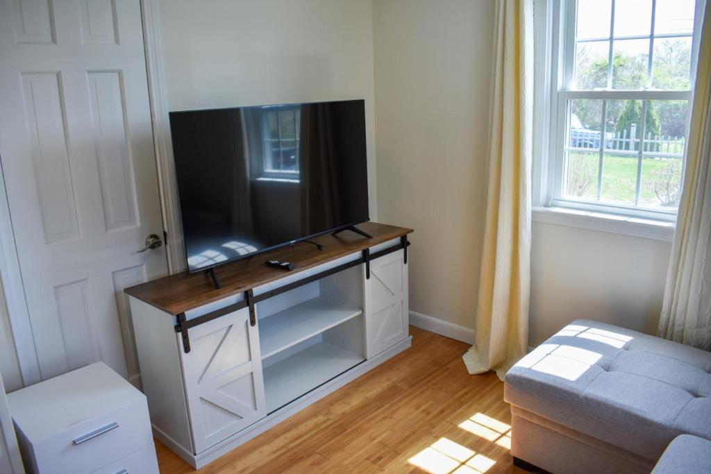 Seaside Serenity, Just A Block /0.1 Mile Away From The Beach Yarmouth Port Exterior foto