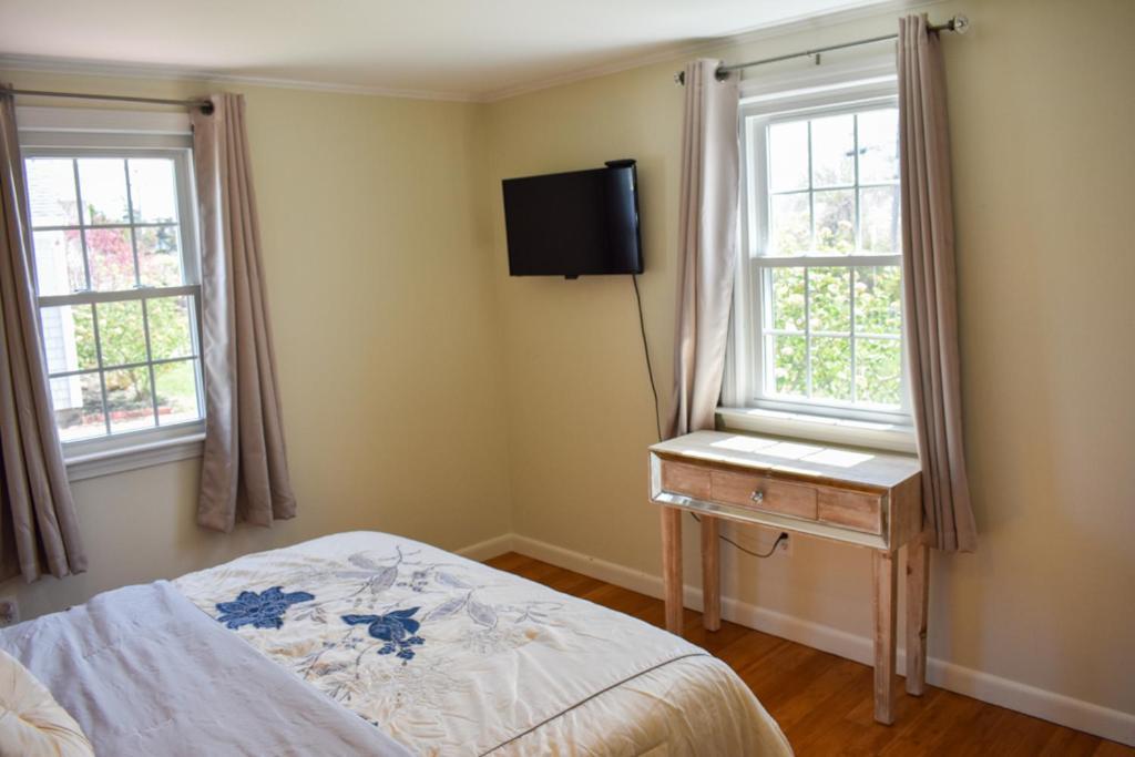 Seaside Serenity, Just A Block /0.1 Mile Away From The Beach Yarmouth Port Exterior foto
